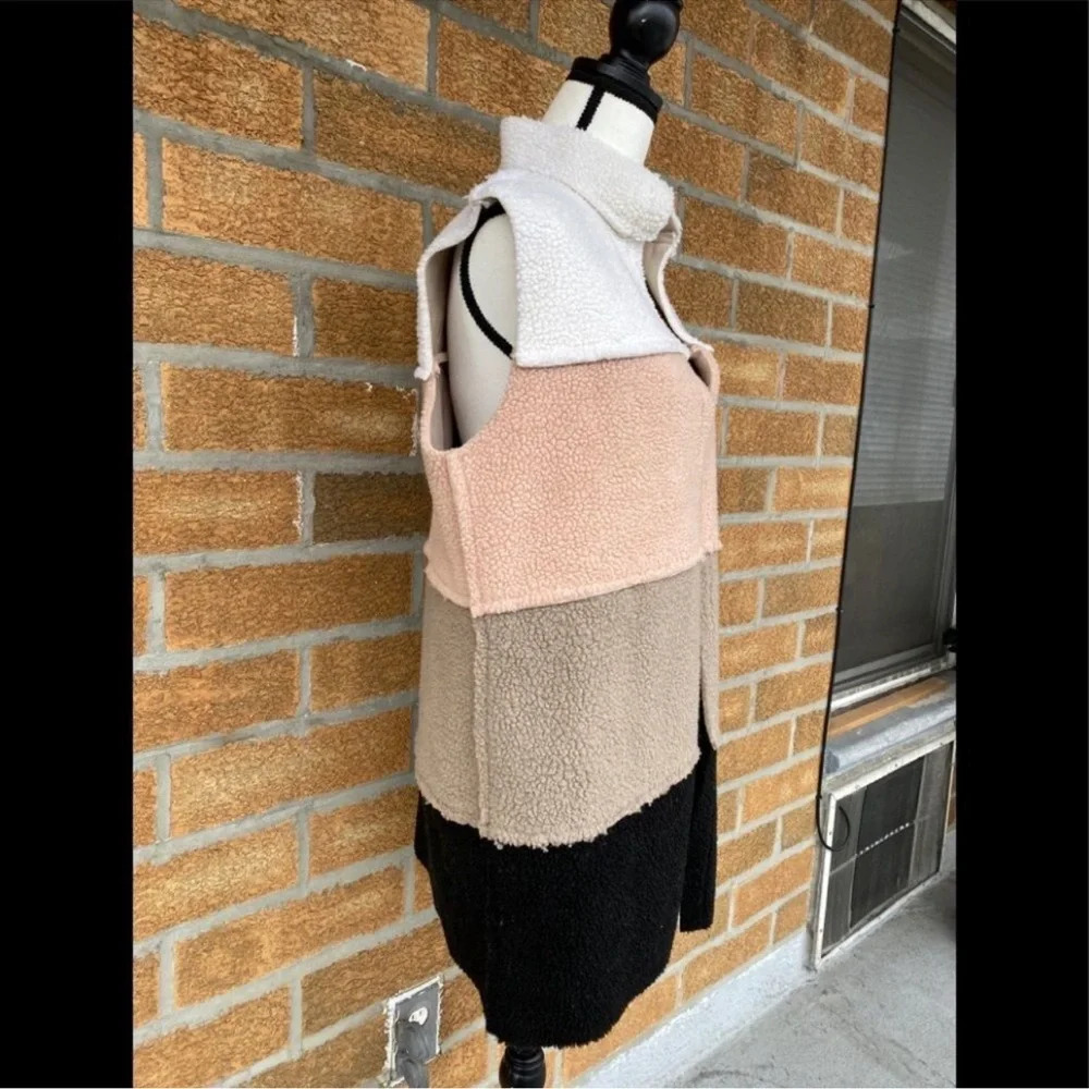 Leuname mar Faux Shearling Contrast
Vest medium - Picture 3 of 9